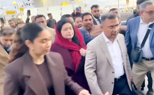 স্ত্রী ও মেয়েকে সঙ্গে নিয়ে দেশে‌ ফিরছেন তারেক রহমান